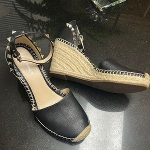 Studded wedges
